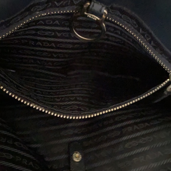 Small Prada handbag - Picture 7 of 9